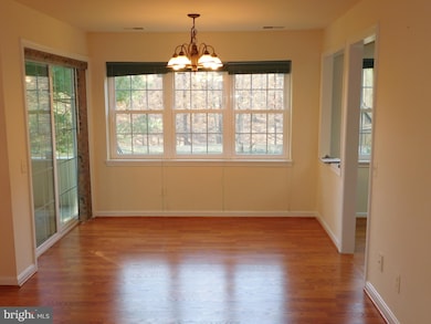 9242 Cardinal Forest Ln unit 9242A-, Lorton, VA 22079 - photo 7