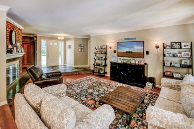 006_Living Room