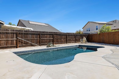 3342 N Carriage Ave, Fresno, CA 93727 - photo 3