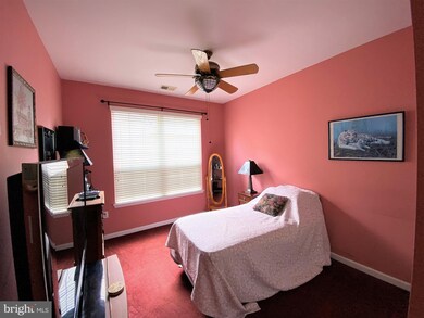 35 Barbary Ln, Columbus, NJ 08022 - photo 4