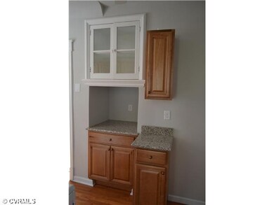 Kitchen - Granite counters, new cabinets and appli
