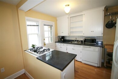 907 Hutchins Ave, Ann Arbor, MI 48103 - photo 5