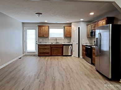 1813 Lakin Ln, Columbia, TN 38401 - photo 4