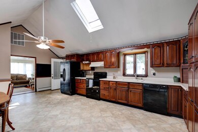 3 Lorraine St, Hudson, NH 03051 - photo 5