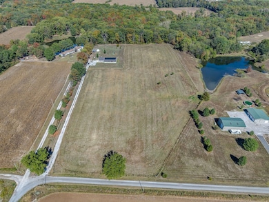 7009 Hydrangea Rd, Coulterville, IL 62237 - photo 2