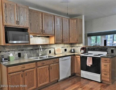 3110 Fern Rd, Pocono Summit, PA 18346 - photo 6