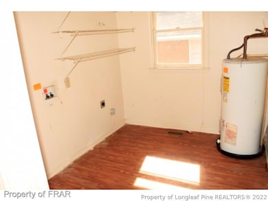 930 Weiss Ave, Fayetteville, NC 28305 - photo 6