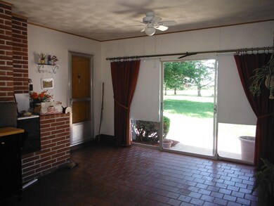 20444 Il Highway 26, Princeton, IL 61356 - photo 3