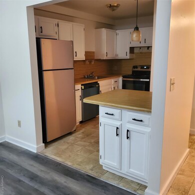 160 West Rd unit C34, Pleasant Valley, NY 12569 - photo 3