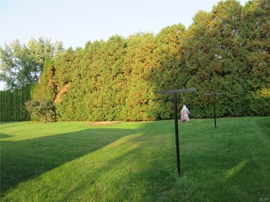 438 Larch Ln, Nazareth, PA 18064 - photo 3