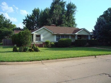 2201 W Elm Ave, Enid, OK 73703 - photo 6