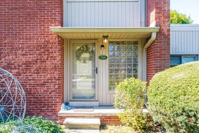 709 Lakepointe St, Grosse Pointe Park, MI 48230 - photo 2