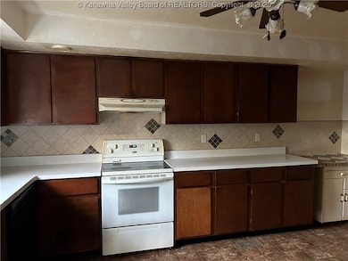 5579 Frozencamp Rd, Le Roy, WV 25252 - photo 7