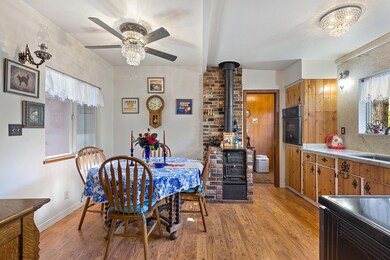 Eat In Kitchen