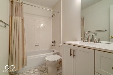 8112 Glenwillow Ln unit 102, Indianapolis, IN 46278 - photo 5