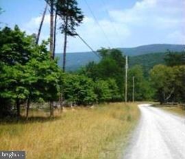 24 Pioneer Trail, Great Cacapon, WV 25422 - photo 4