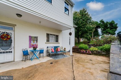 238 W High St, Womelsdorf, PA 19567 - photo 4