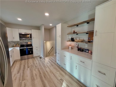 749 Grandview Ave, Point Pleasant, WV 25550 - photo 6