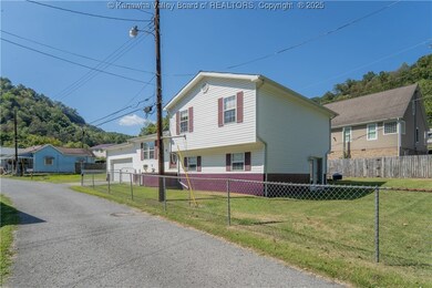 36 Fieldstone Rd, Logan, WV 25601 - photo 3