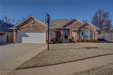 201 Parkway Dr, Moore, OK 73160 - photo 5