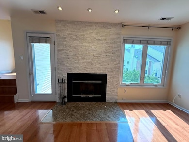 59 Pamela Ct unit 320, Levittown, PA 19057 - photo 7