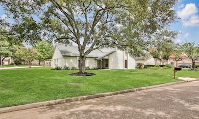 7422 Bull Creek Rd, Houston, TX 77095 - photo 4