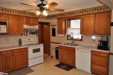 21 Sue St, Manning, IA 51455 - photo 7