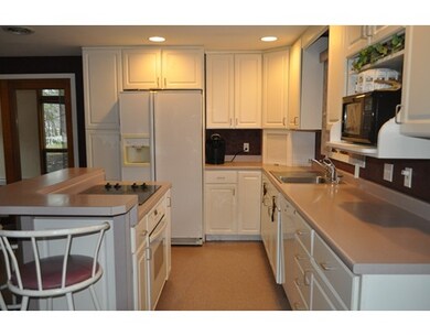 8 Collettes Grove Rd, Derry, NH 03038 - photo 5