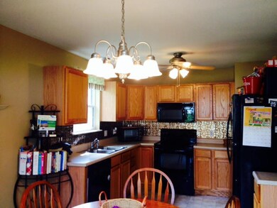 Dining to Kitchen
