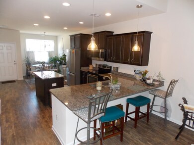Island Workplace and Additional Dining
