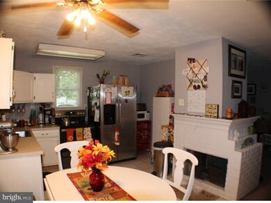 77 Gable Hill Rd, Levittown, PA 19057 - photo 5