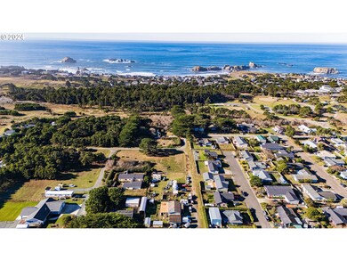 0 13th and Jackson unit 24681187, Bandon, OR 97411 - photo 2