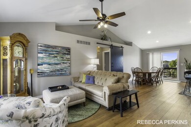 17-web-or-mls-11914-maplegrove-dr