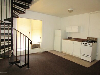 8-Loft Living Room Kitchen Combo