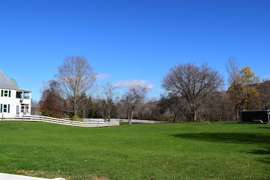 Beautiful grounds with ability to have animals