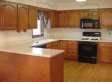 442 N Wright St, Griffith, IN 46319 - photo 5