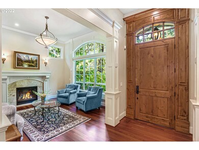 Living Room/Entrance