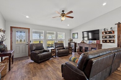 602 N Water St, Savoy, TX 75479 - photo 7