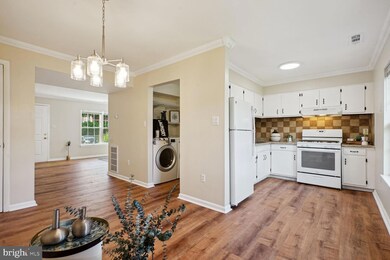 9497 Linden Leaf Ct unit 2, Fairfax, VA 22031 - photo 6