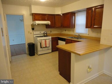 9708 Woodberry St, Lanham, MD 20706 - photo 5