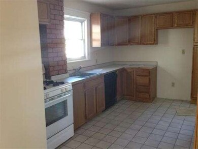 65 Fraternal Ave, Worcester, MA 01606 - photo 5