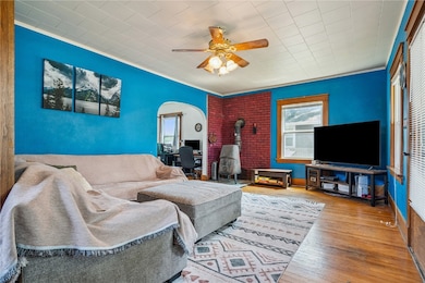 826 Daniels St NE, Cedar Rapids, IA 52402 - photo 6