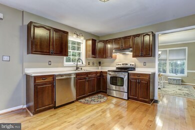 870 Laval Dr, Sykesville, MD 21784 - photo 5