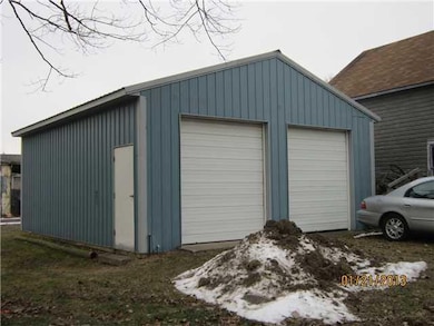 Parking Lot/Garage