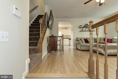 8912 Waldren Way, Lorton, VA 22079 - photo 3