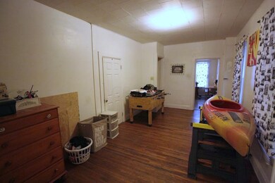 119-121 E Duncan St