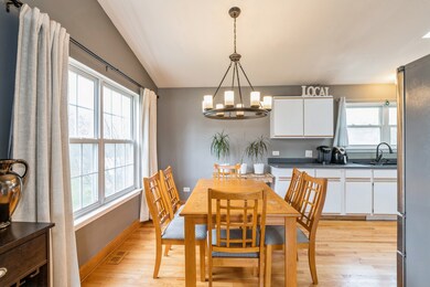 721 Hackberry Ln, Algonquin, IL 60102 - photo 5