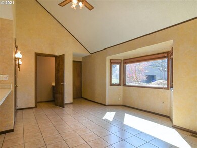 2742 Wingate St, Eugene, OR 97408 - photo 5