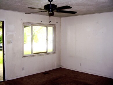 974 Antwerp Rd, Columbus, OH 43213 - photo 7