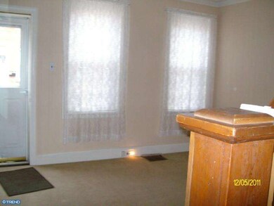 210 Concord St, Crum Lynne, PA 19022 - photo 2